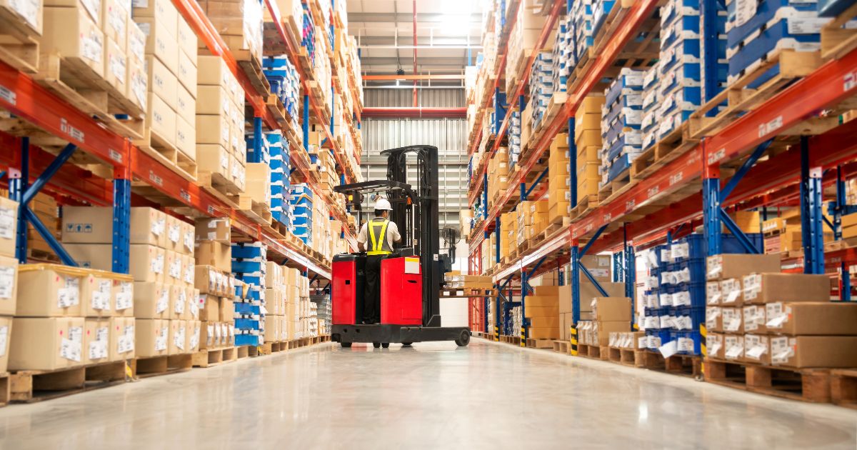 Revolutionizing Warehousing and Logistics for 2023 - Cardinal Delivery